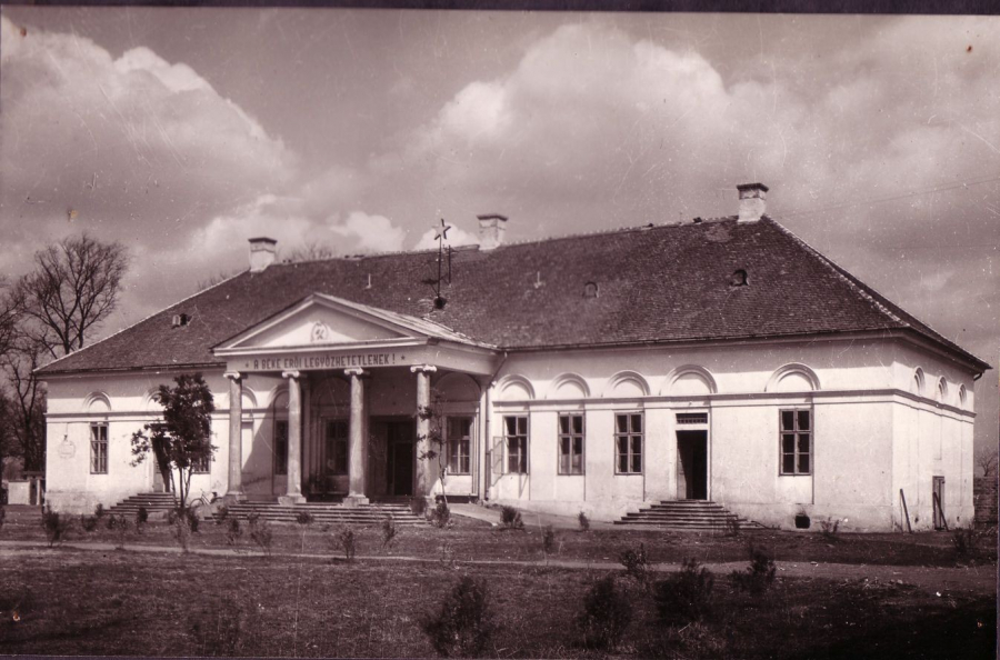 Vigyázó Kastély